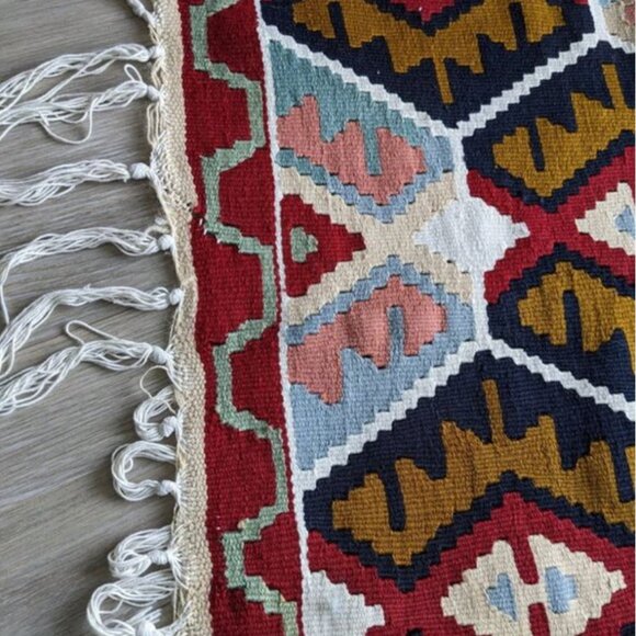 Persian Kilim Rug - Picture 3 of 16